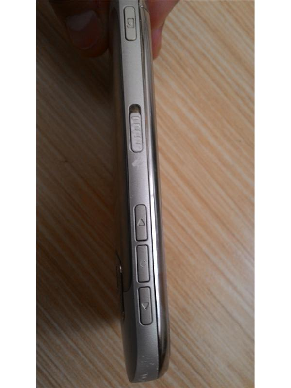 Nokia C7-00 